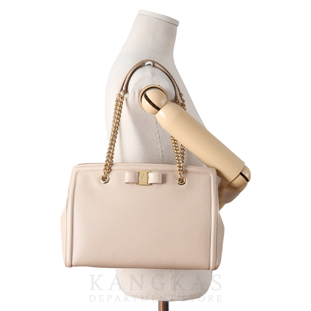 FERRAGAMO(USED)페레가모 바라리본 레더 체인백